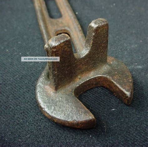 Antique Farm Wagon Tractor Implement Wrench Ih International Harvester Z810