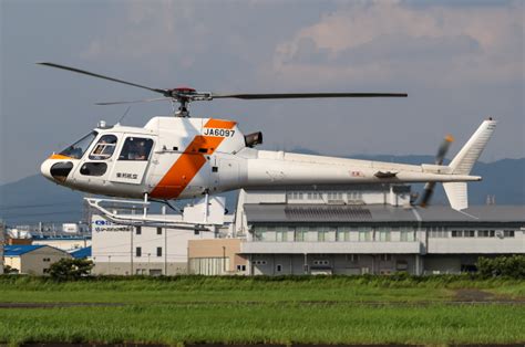 東邦航空 Aerospatiale AS350 Ecureuil AStar JA6097 八尾空港 航空フォト by Y Dさん 撮影