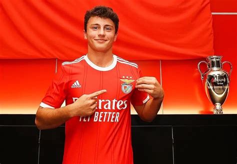 Utdplug On Twitter New Manchester United Are Interested In Benfica