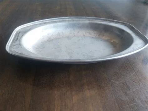 Silver Plain Stainless Steel Pav Bhaji Plate For Restaurant Size 12