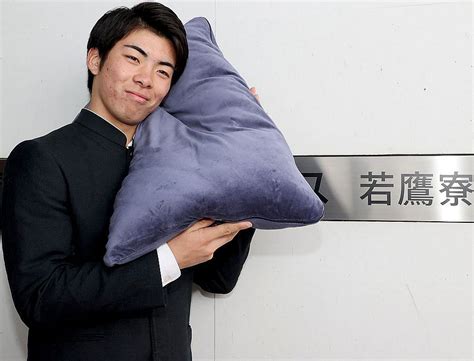 ソフトバンクドラ1村上泰斗が入寮 4万円まくら持参に「睡眠を大切にしたい」：「おっ！」でつながる地元密着のスポーツ応援メディア 西スポweb Otto