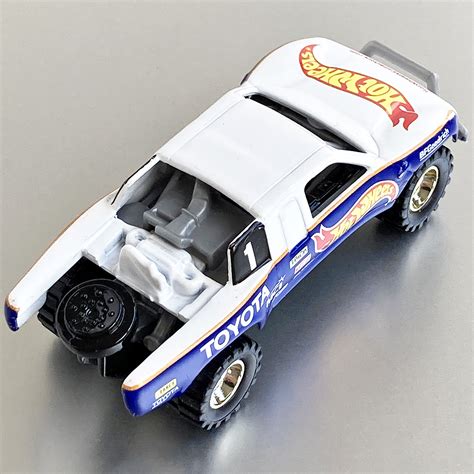 Yahoo オークション 1 64 ホットウィール トヨタ バハ トラック Hot