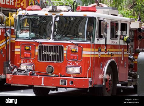 New York City Fire Department Engine Stock Photo Alamy