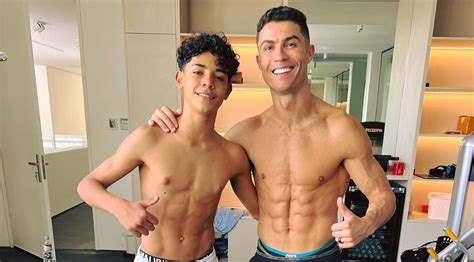 Cristiano Ronaldo Publicó Una Foto De Su Hijo En El Gimnasio