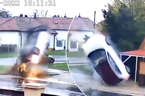 Car Cartwheels Through Air In Wild Crash Video Video New York Post