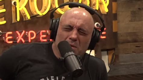 Joe Rogan Recalls Begging Ufc Fighter To Tap Out Don T Make Me See