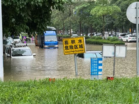 广西南宁暴雨致城区内涝、车辆被淹！多地发布预警