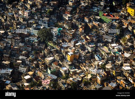 Favela Rio De Janeiro Stockfotos Und Bilder Kaufen Alamy