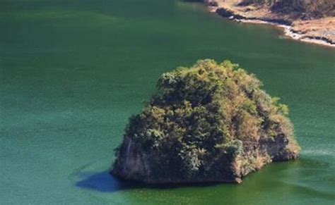 Go Philippines: Vulcan Point in Taal Volcano