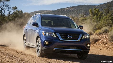 Nissan Pathfinder | 2017MY | Off-Road