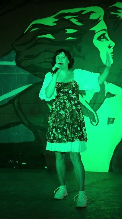 Песня "Синие лебеди" поёт девушка из музыкального проекта TIME TO SING ...