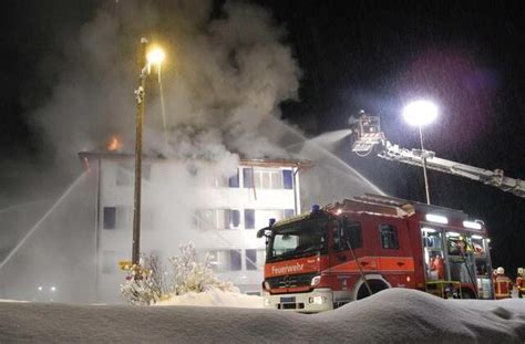 Feuer Zerst Rt Mehrfamilienhaus