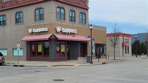 Toppers Pizza Reviews Sheboygan WI One Bite