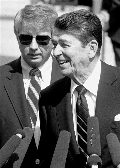 Larry Speakes, acting press secretary for President Ronald Reagan 1981 ...