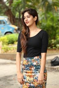 Chandini Chowdary HD Wallpapers