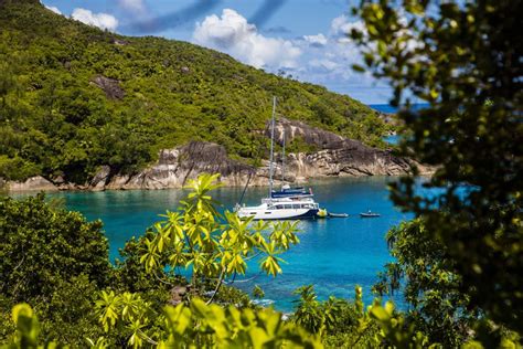 Da Mahe Passeggiata Guidata Sul Sentiero Naturale Fino Alla Spiaggia