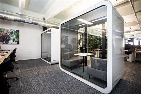 Which Acoustic Pod Is Best Modern Acoustic Meeting Pod Dubai