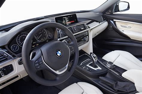 Foto BMW 3er Reihe Facelift 2015 Modell 340i Sport Line Interieur