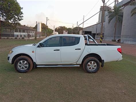 Toyota Hilux A Partir De R Mil E L Triton R Mil No Leil O De