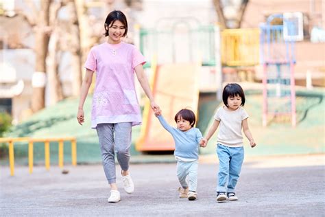 ベビーシッターによる送迎代行が人気♪保育園・幼稚園・習いごとに登園前後のサポートまで ミソシル