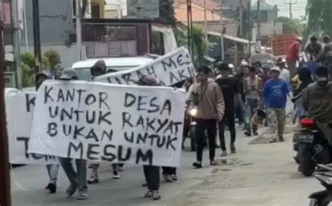 Kepala Desa Di Demo Warga Diminta Mundur Dari Jabatannya Dampak Dari