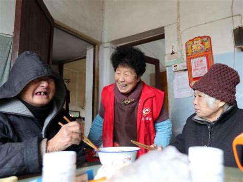 40年如一日为老人无偿送餐，湖州奶奶获阿里天天正能量奖励