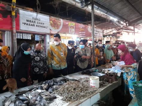 Sidak Pasar Tradisional Bupati Kendal Ada Kenaikan Harga Pangan Tapi