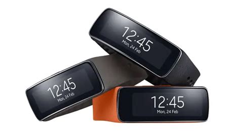 Samsung Gear Fit Wearable Tech For Active Mobile Consumer Tuvie