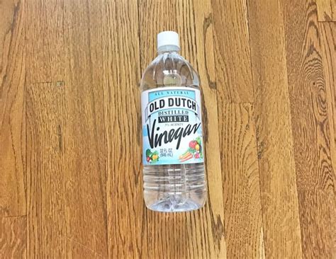 Is It Safe to Clean Hardwood Floors With Vinegar? (Do's and Don'ts)