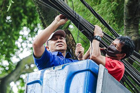 Pemkot Bandung Tertibkan Kabel Udara Demi Estetika Dan Keselamatan