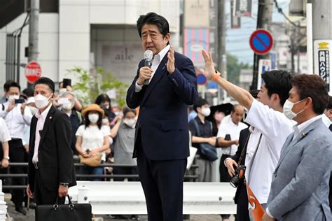 日本前首相安培晋三遇刺身亡 享年67岁财经头条