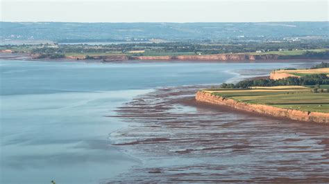 What Causes The Tidal Bore In Moncton Bay Of Fundy Tourism