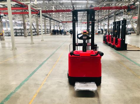 Hyder T Electric Standing On Reach Truck Forklift China Electric