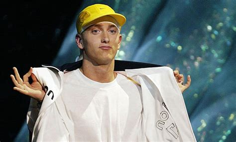 Eminem surprises the Oscars with a performance of 'Lose Yourself'