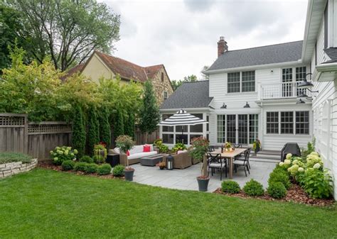 Symmetrical Backyard Courtyard Lawn And Patio In Edina Mn Moderne Have Minneapolis Af