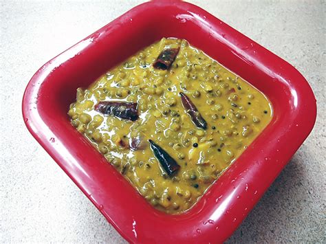 Kerala Style Cherupayar Curry / Green Gram Curry - CheenaChatti