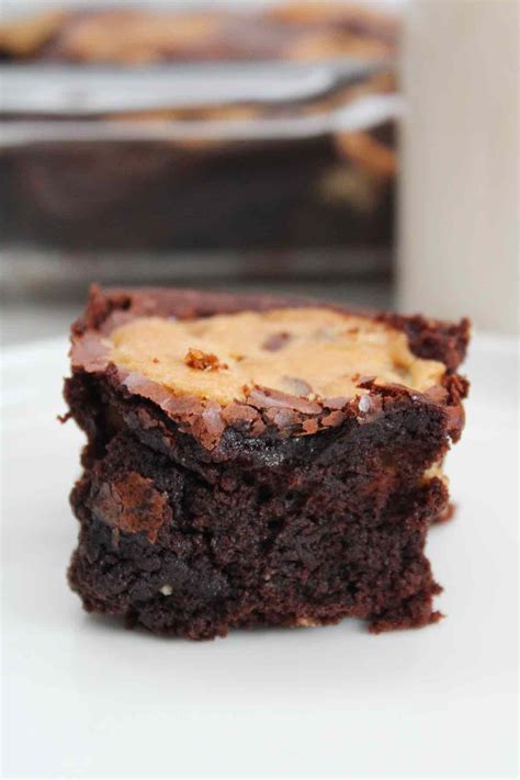 Domino's Marbled Cookie Brownie - The Six Figure Dish