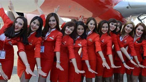 Rincian Gaji Dan Tunjangan Pramugari Maskapai AirAsia Ada Upah Terbang