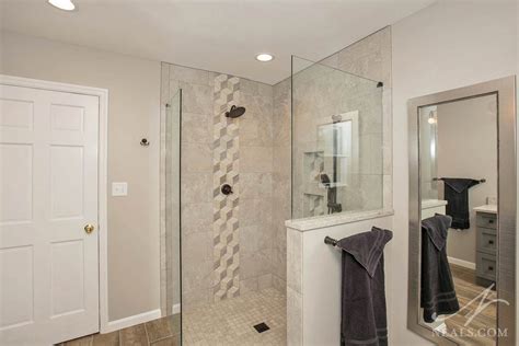 Shower Accent Tile Ideas