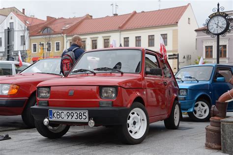 Parada Niepodległości Klasycznej Motoryzacji fot Łukasz Chojecki