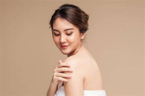 Beauty Med | 5 Shoulder Acne Causes and Their Characteristics