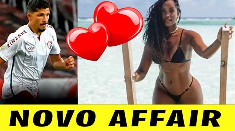 Ap S Confirma O De Affair Yuri Lima Posta Foto A Cantora Iza Nas