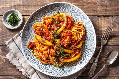 Linguine et saucisse de porc fermière en sauce tomate à la harissa