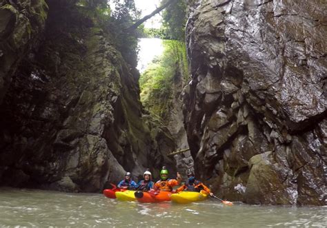 Camp De Aguas Bravas River Guru Escuela De Kayak En El Pirineo