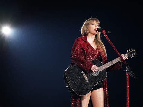 What guitar does Taylor Swift use? The instruments of The Eras Tour