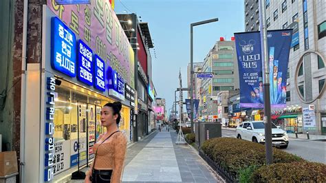 Back Alleys At Night In Anseong Korea Night Lights Ambiance Walking