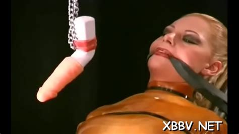 Naked Girlie Is Playing With A Marital Device XNXX