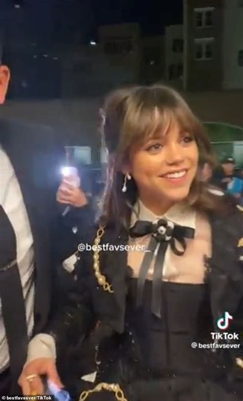 Fans Are Stunned After Spotting Who Jenna Ortega Has As Her Lockscreen