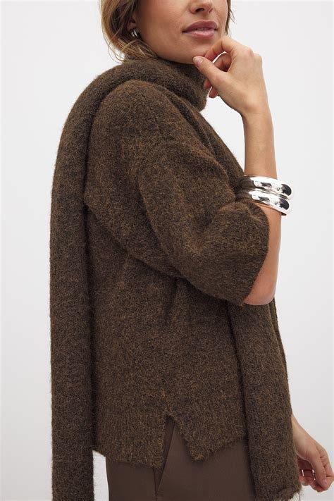 Round Neck Knitted Sweater Brown Na Kd