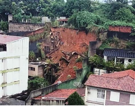 Casas São Interditadas Após Deslizamento De Terra Em Barra Mansa